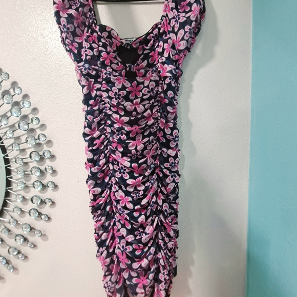 Madden NYC Junior's Ruched Dress with Puff Sleeves - Picture 3 of 5